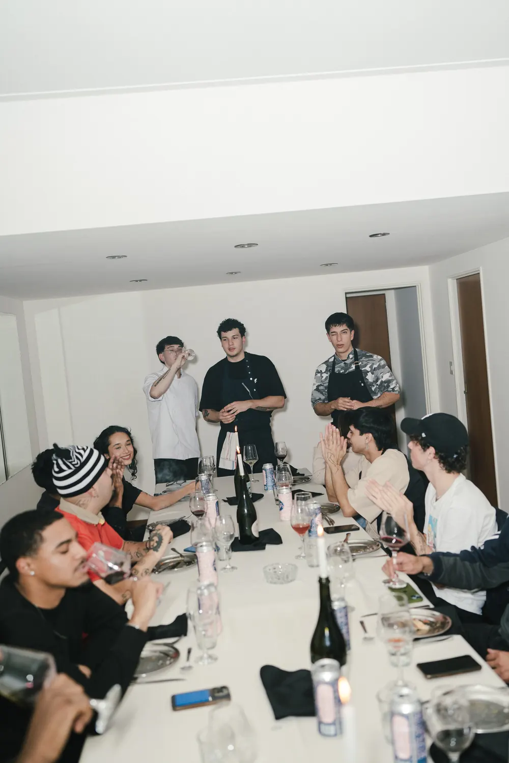 Presentación de la cena en un evento de La Sinergia